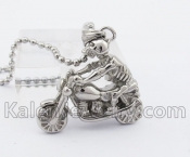 Stainless Steel Skull Motorcycle Pendant KJB4500081